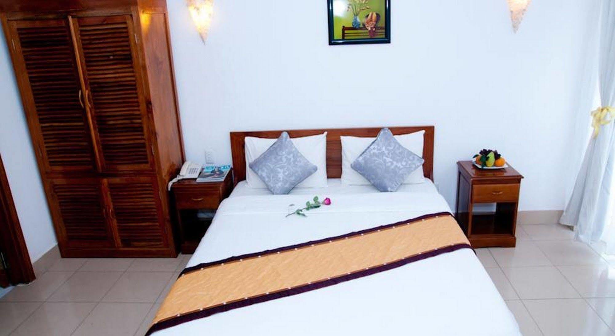 Golden Lotus Otel Hue Dış mekan fotoğraf